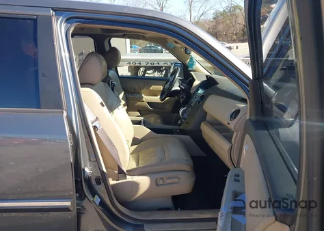 2009 Honda Pilot Touring z USA, uszkodzony, nr VIN 5FNYF48989B020930